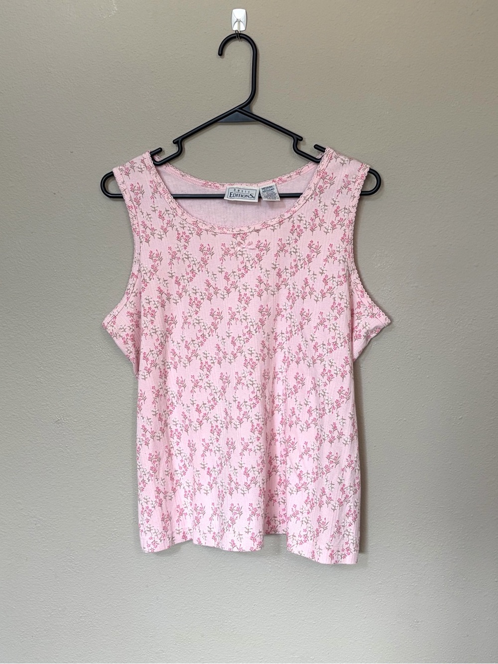Basic Editions Size M Pink Ditsy Floral Tank Top